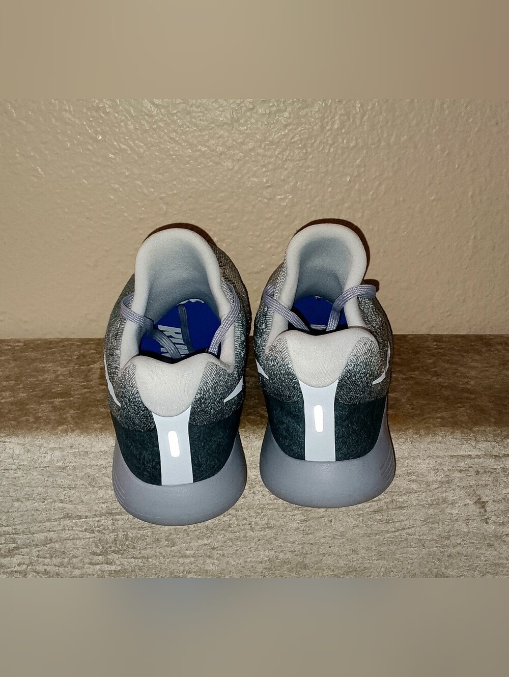 Nike LunarEpic Low Flyknit 2 Pure Platum - Picture 3 of 6